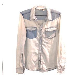 M - Mudd - Lightweight - Light blue jean button up